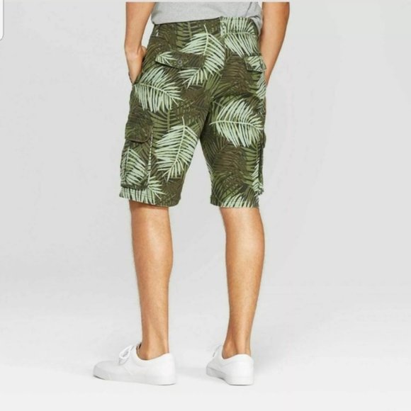 Goodfellow Green Palm Leaf Print Cargo Shorts, 42 - Picture 2 of 8